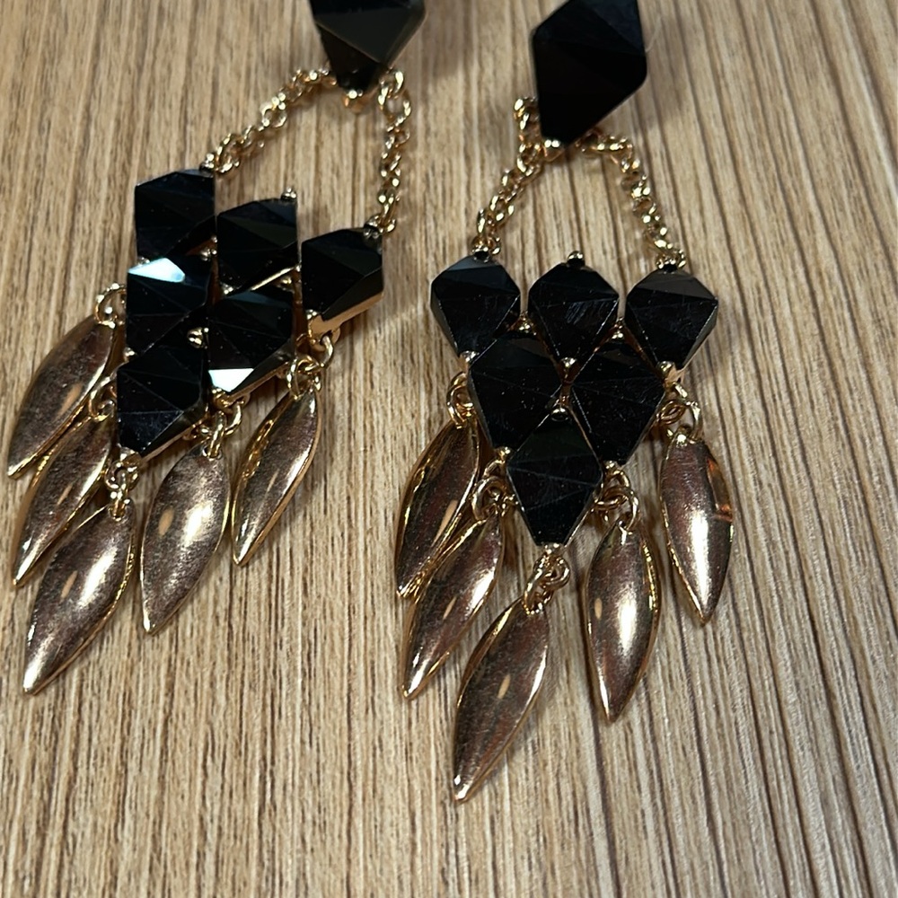 BANSRI Dangle Earrings - Picture 2 of 7